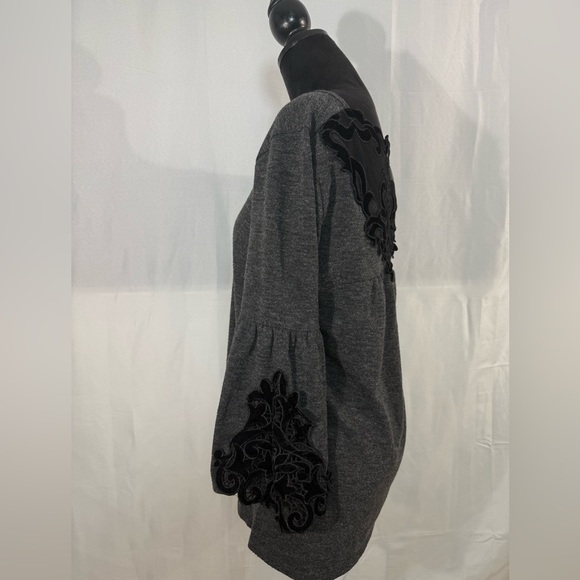 Maurices Gray Top M Lace Velvet Detail Bell Sleeves Fall Spooky season Classy - Picture 2 of 9